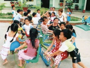 Mầm non Họa Mi - Trẻ mầm non trong giờ ra chơi