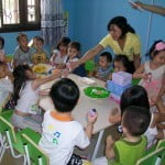 truong mam non hoa mi cung lam thiep sinh nhat tang ban 2