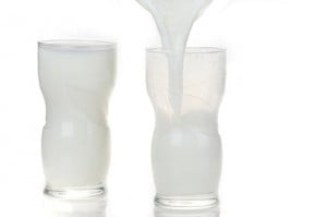 2 ly sua moi ngay la du cho tre o truong mam non