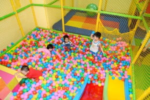 Nhà banh cho bé thỏa sức vùng vẫy