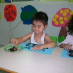 hinh anh hoc tap vui choi cua cac be khoi nha tre truong mam non hoa mi 06