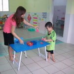hinh anh hoc tap vui choi cua cac be khoi nha tre truong mam non hoa mi 11