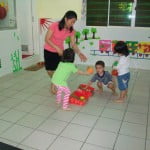 hinh anh hoc tap vui choi cua cac be khoi nha tre truong mam non hoa mi 15