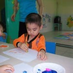 hinh anh hoc tap vui choi cua cac be khoi nha tre truong mam non hoa mi 20