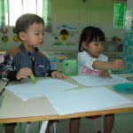 hinh anh hoc tap vui choi cua cac be khoi nha tre truong mam non hoa mi 21