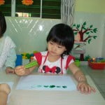 hinh anh hoc tap vui choi cua cac be khoi nha tre truong mam non hoa mi 23