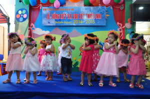 mua mot gia dinh nho nhung hanh phuc to lop vanh khuyen truong mam non hoa mi 2015 03