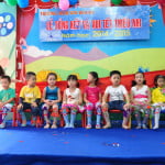 Múa rối chân - Lớp chúng mình - Các bé lớp Vành Khuyên trường mầm non Họa Mi 2015