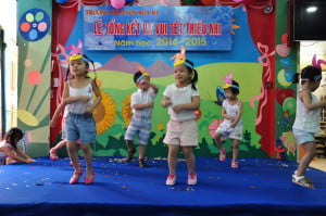 tiet muc troi nang troi mua lop chich choe tong ket nam hoc mam non hoa mi 2015 04