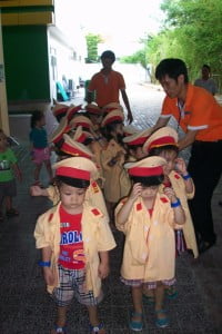 truong mam non hoa mi to chuc cho be di kizciti 2015 78