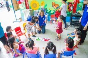 Trường mầm non Họa Mi vui học tiếng Anh cùng Apollo English