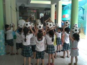 Hình ảnh Chương trình bóng đá & hoạt động thiện nguyện 2015