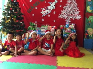 Bé đón Giáng sinh 2015 tại trường mầm non Họa Mi - Noel 2015