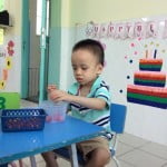 Hình ảnh bé làm mứt sơri