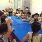 Hình ảnh bé làm mứt sơri