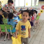 Hình ảnh bé làm mứt sơri