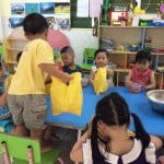 Hình ảnh bé làm mứt sơri