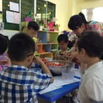 Hình ảnh bé làm mứt sơri