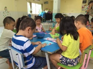 Hoạt đông: "8/3 - Tình yêu của con dành tặng mẹ"