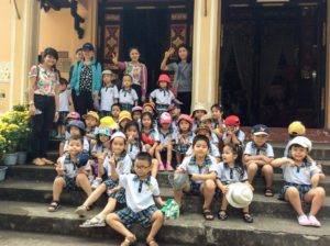 Hình ảnh các bé trường Họa Mi tham quan Thảo Cầm Viên ngày 14/04/2016