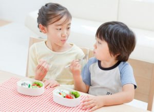 Thực Đơn Của Bé Ở Trường mầm non Họa Mi Tháng 2/2017