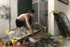 Giáo viên một trường mầm non gần khu công nghiệp chuẩn bị đón trẻ trở lại