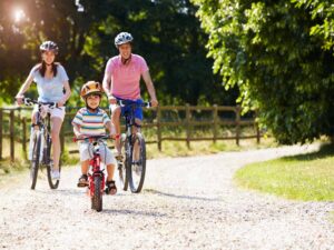 Tiếng động quanh em | Bài thơ Tiếng động quanh em