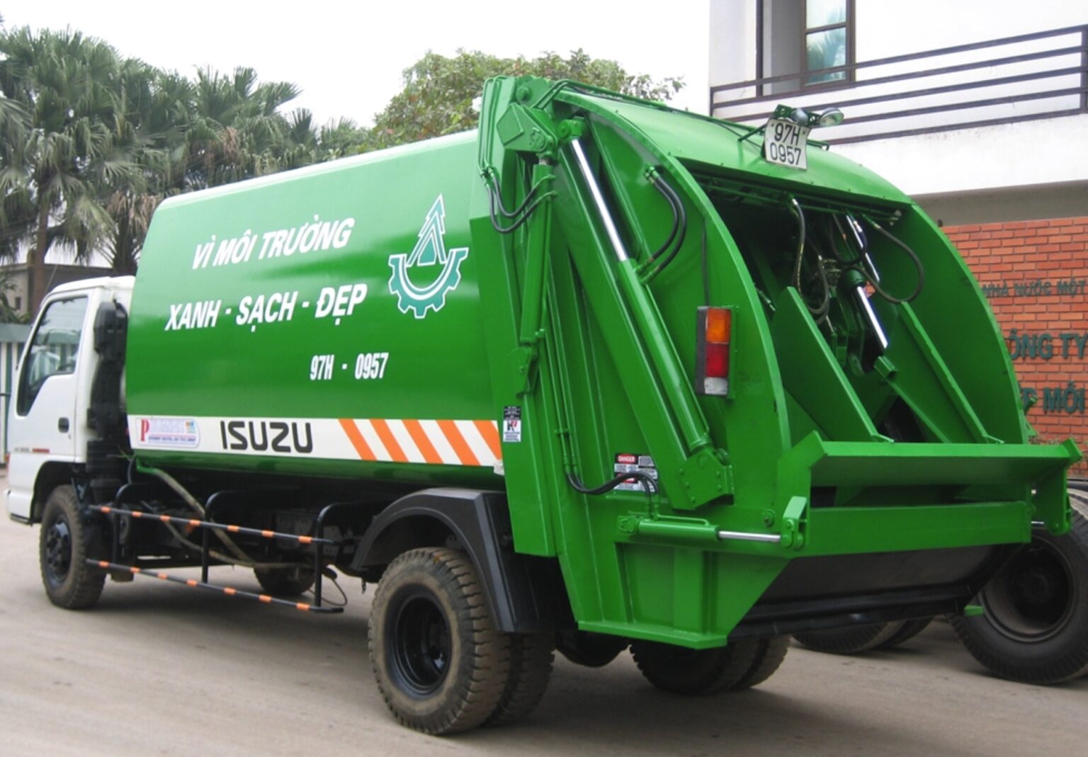 Xe đổ rác | Bài thơ Xe đổ rác (Bài thơ Xe rác)