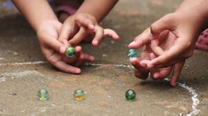 Bắn bi | Bài thơ Bắn bi